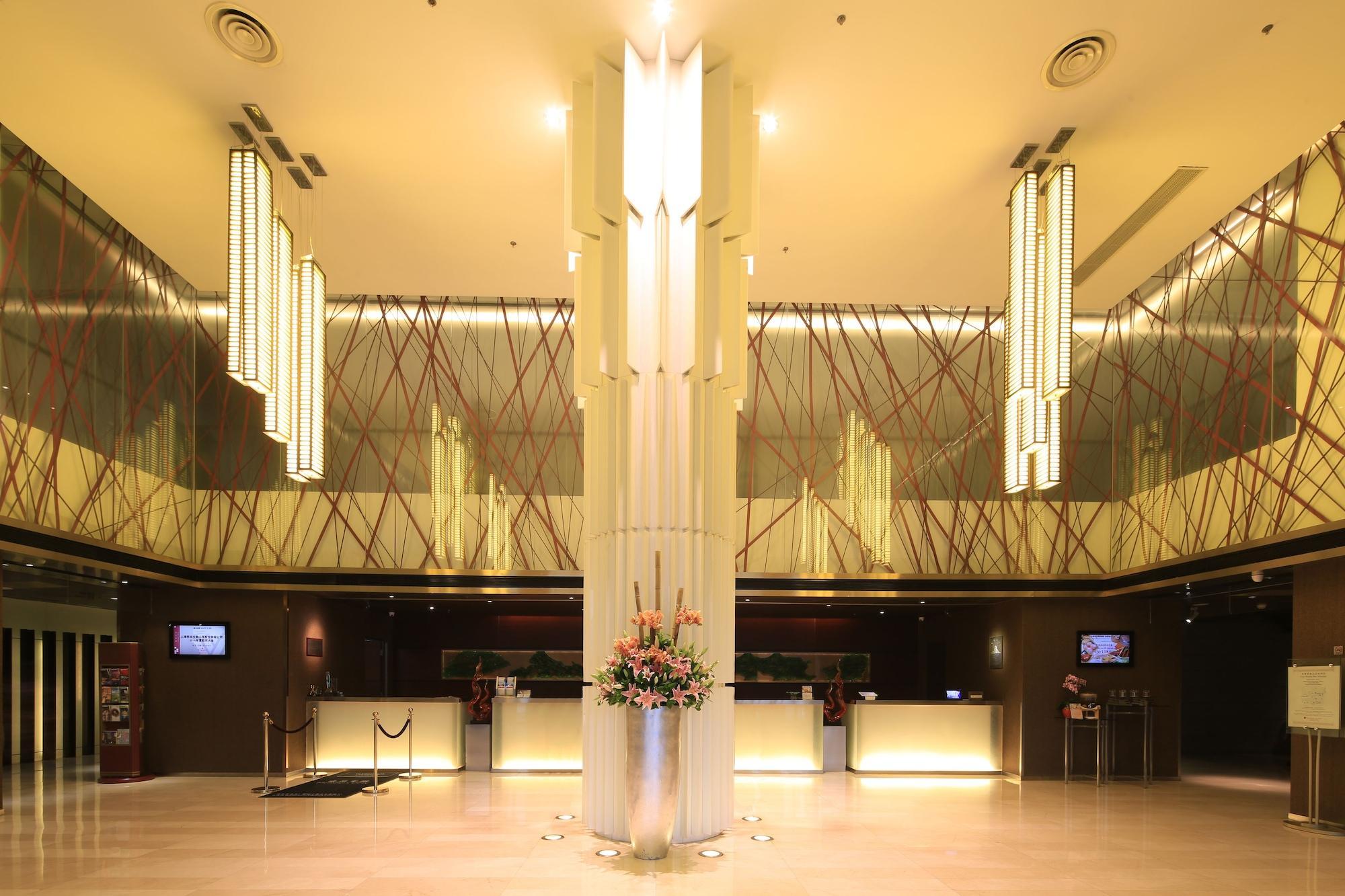 Ramada Plaza By Wyndham Shanghai Caohejing Hotel Exterior photo