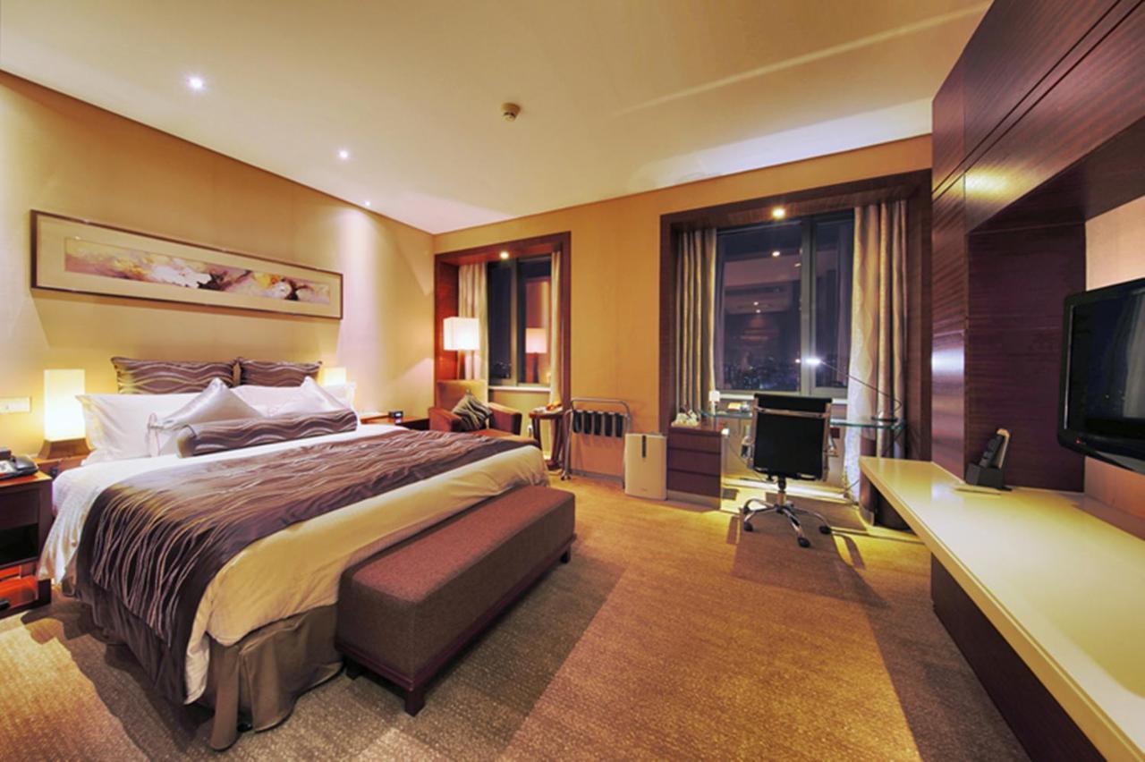 Ramada Plaza By Wyndham Shanghai Caohejing Hotel Exterior photo